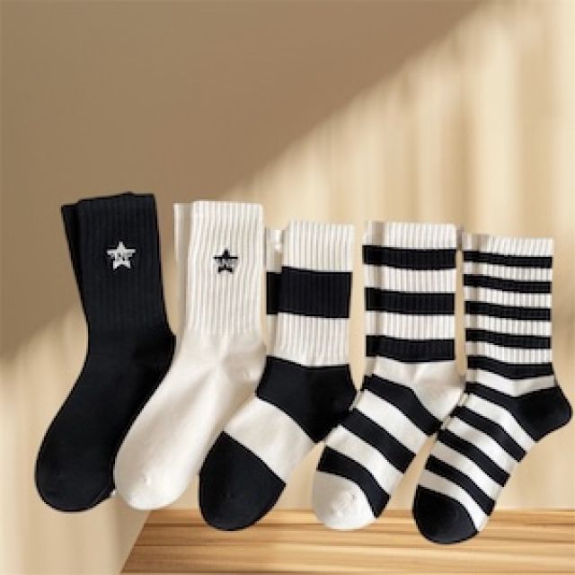 ถุงเท้าสไตล์เกาหลี และญี่ปุ่น